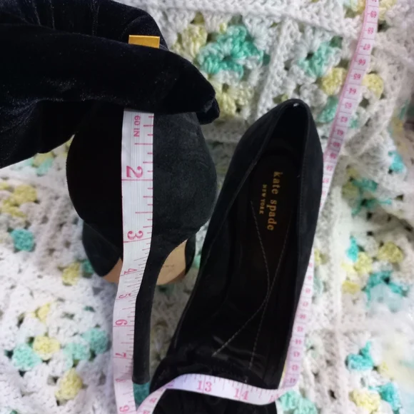 Kate Spade Women's Ruffle Suede Black Peep Toe Heels Size 10 US - Picture 11 of 16